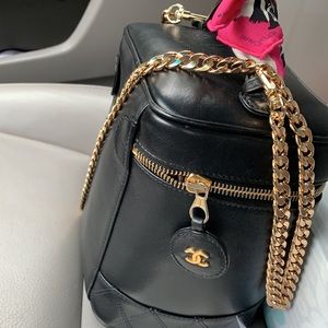 Authentic Chanel Vanity case, great used condition